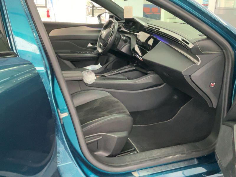Peugeot 408 1.2 PureTech GT 2023 – снимка 16