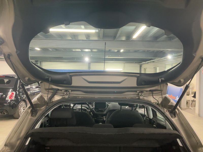 Peugeot 208 1.2 PureTech Allure 2015 – снимка 15