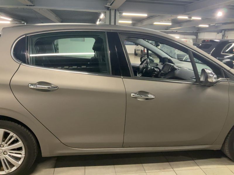 Peugeot 208 1.2 PureTech Allure 2015 – снимка 10