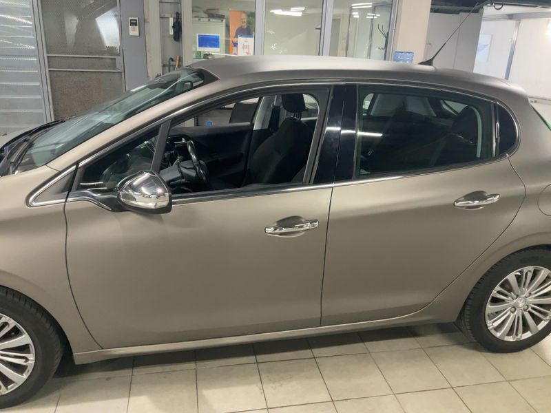 Peugeot 208 1.2 PureTech Allure 2015 – снимка 4