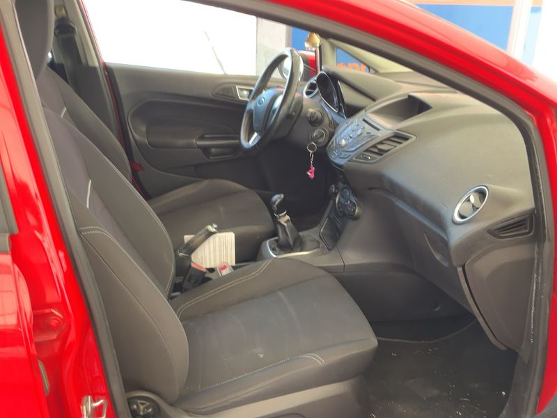 Ford Fiesta 1.5 TDCi Trend 2015 – снимка 16