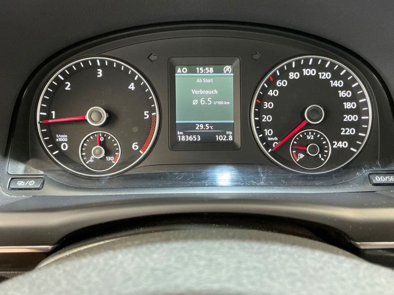 Volkswagen Touran 2.0 TDI Highline BlueMotion Tech 2012 – снимка 18