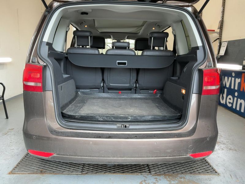 Volkswagen Touran 2.0 TDI Highline BlueMotion Tech 2012 – снимка 15