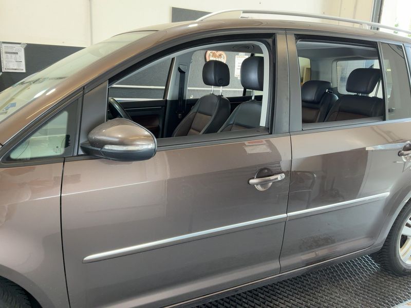Volkswagen Touran 2.0 TDI Highline BlueMotion Tech 2012 – снимка 4