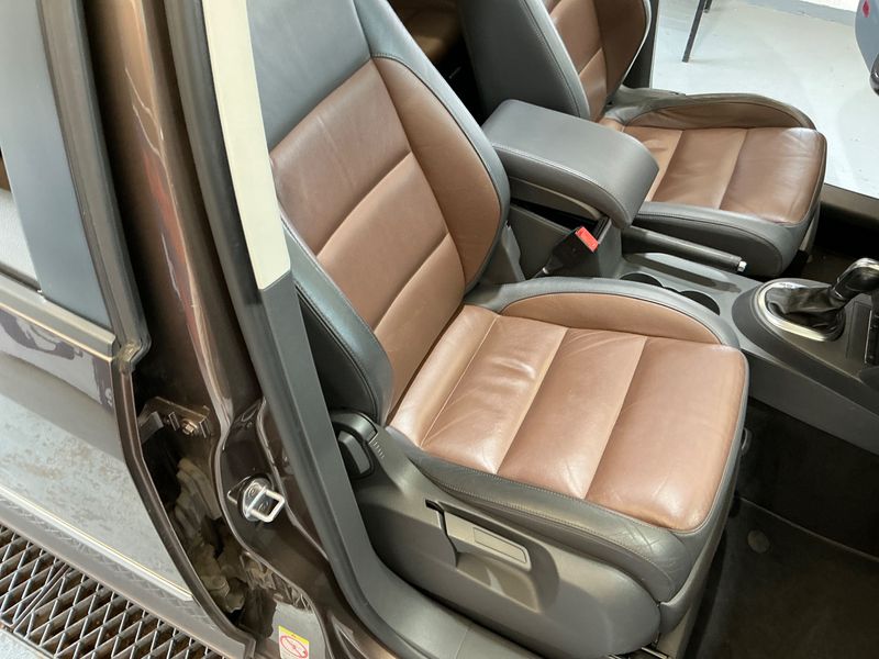 Volkswagen Touran 2.0 TDI Highline BlueMotion Tech 2012 – снимка 31
