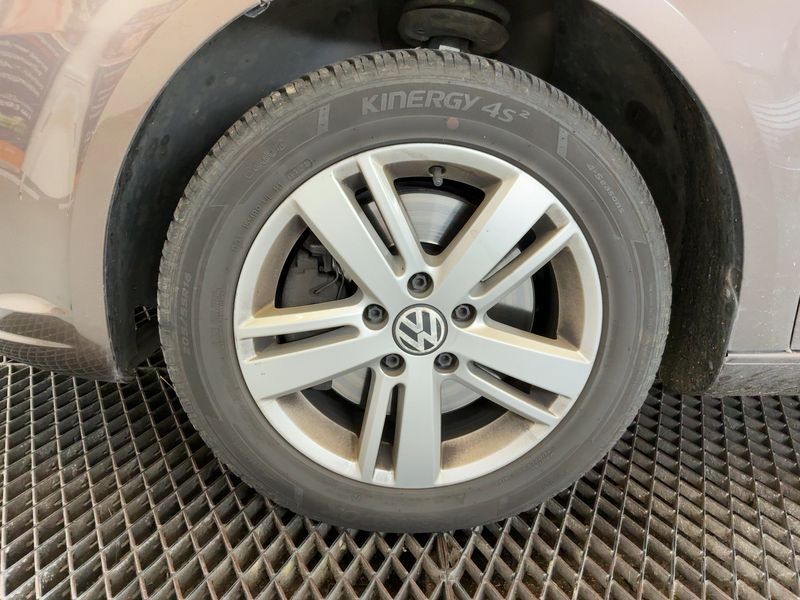 Volkswagen Touran 2.0 TDI Highline BlueMotion Tech 2012 – снимка 3