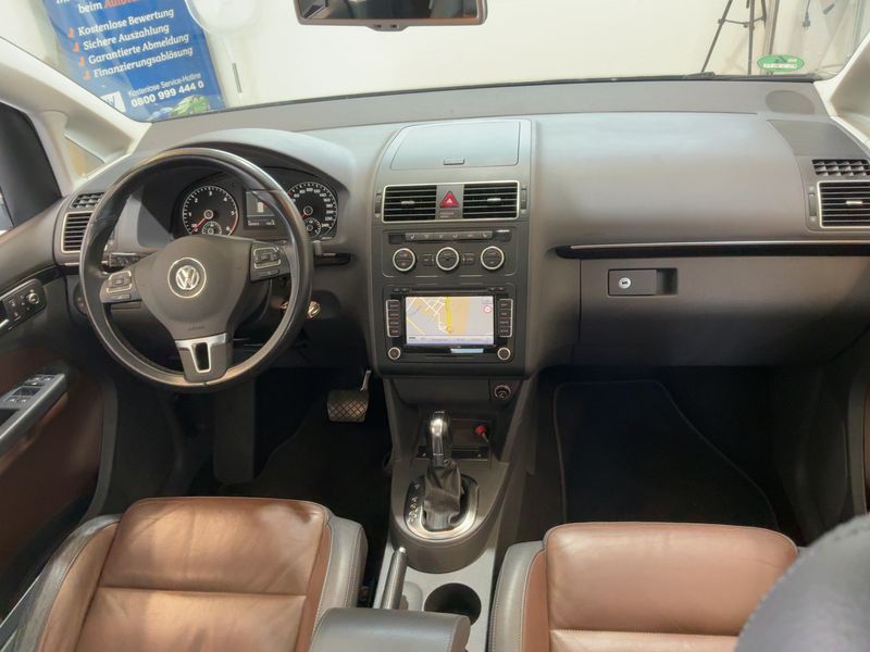 Volkswagen Touran 2.0 TDI Highline BlueMotion Tech 2012 – снимка 17