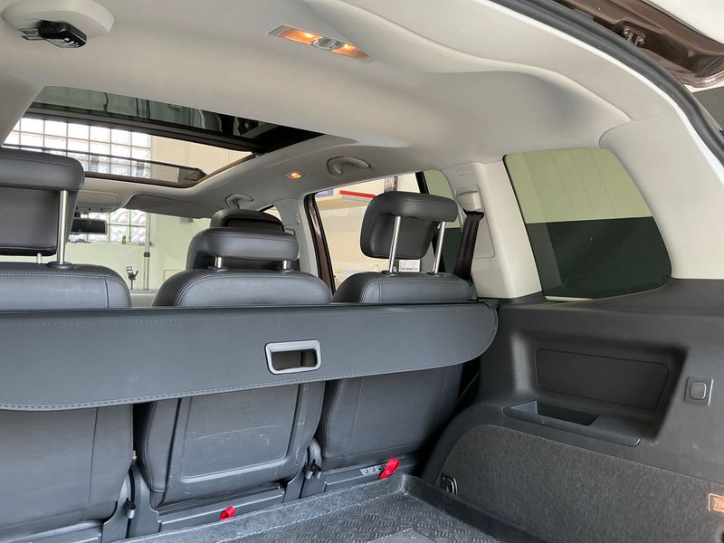 Volkswagen Touran 2.0 TDI Highline BlueMotion Tech 2012 – снимка 34
