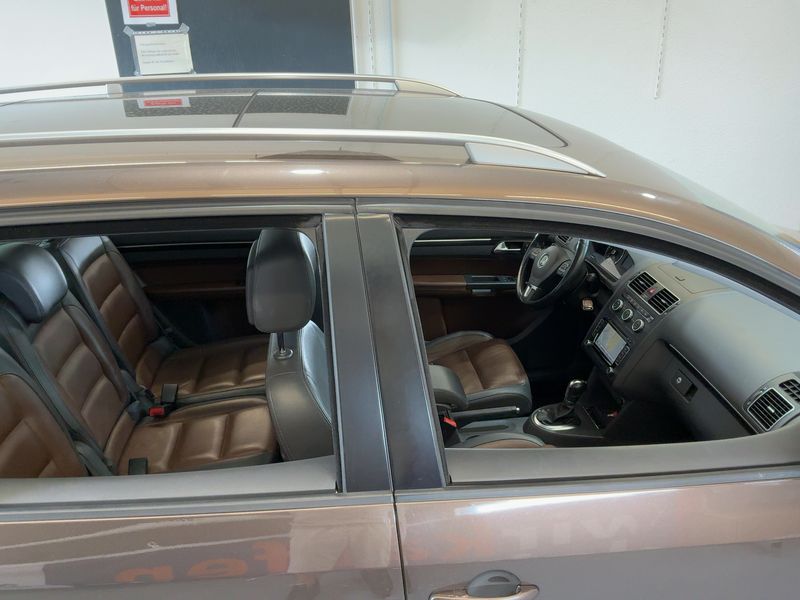 Volkswagen Touran 2.0 TDI Highline BlueMotion Tech 2012 – снимка 13