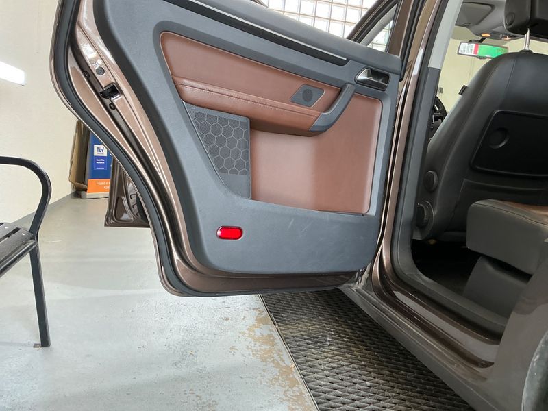 Volkswagen Touran 2.0 TDI Highline BlueMotion Tech 2012 – снимка 28