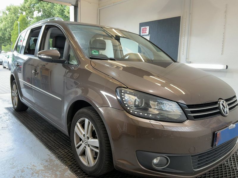 Volkswagen Touran 2.0 TDI Highline BlueMotion Tech 2012 – снимка 12