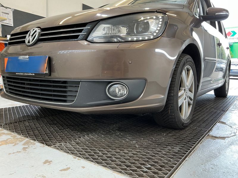Volkswagen Touran 2.0 TDI Highline BlueMotion Tech 2012 – снимка 45