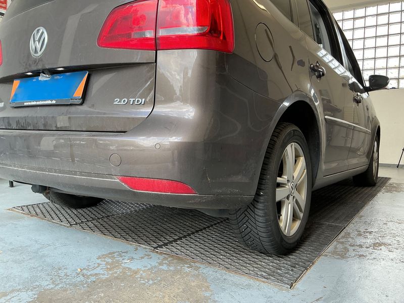 Volkswagen Touran 2.0 TDI Highline BlueMotion Tech 2012 – снимка 43