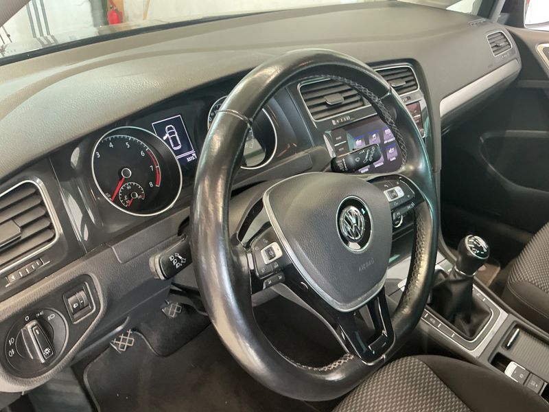 Volkswagen Golf VII 1.0 TSI Trendline BlueMotion Tech 2017 – снимка 25