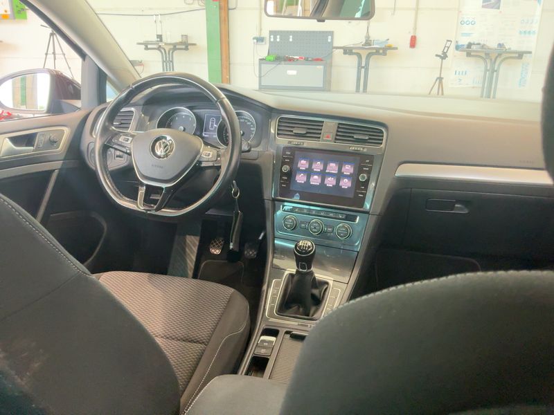 Volkswagen Golf VII 1.0 TSI Trendline BlueMotion Tech 2017 – снимка 17