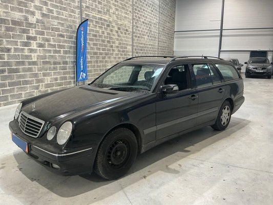 Mercedes-Benz E-Klasse E 220 CDI T Classic 2001 – снимка 1
