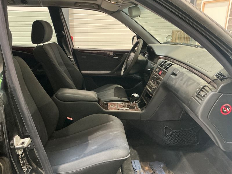 Mercedes-Benz E-Klasse E 220 CDI T Classic 2001 – снимка 3