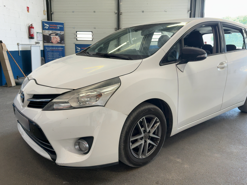 Toyota Verso 1.6 D-4D Feel! 2015 – снимка 2