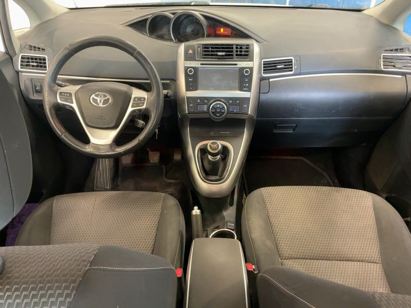 Toyota Verso 1.6 D-4D Feel! 2015 – снимка 12