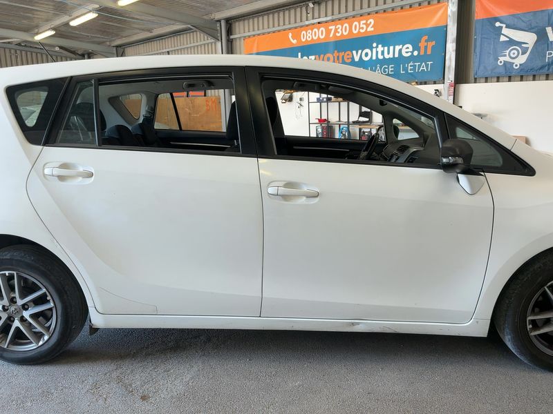 Toyota Verso 1.6 D-4D Feel! 2015 – снимка на щета