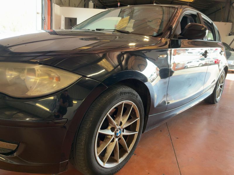 BMW 1er 116d Edition 2011 – снимка 2
