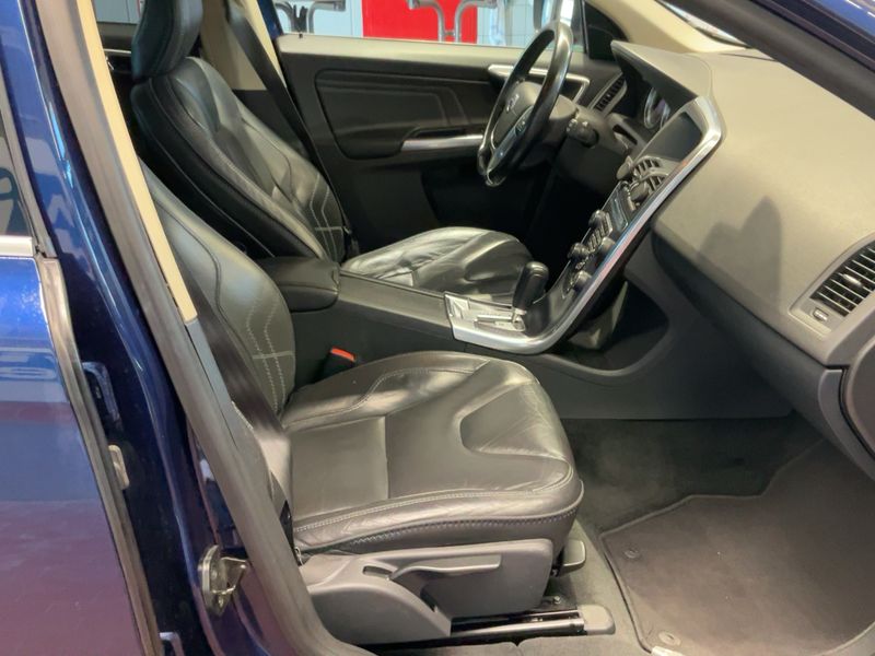 Volvo XC60 2.4 D5 Ocean Race AWD 2012 – снимка 16