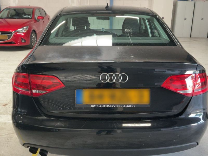 Audi A4 2.0 TFSI Attraction 2011 – снимка 7