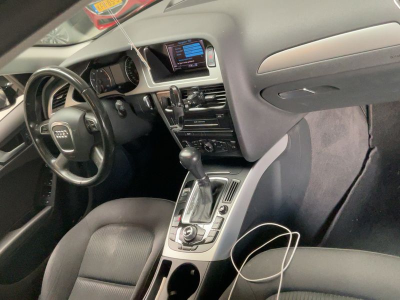 Audi A4 2.0 TFSI Attraction 2011 – снимка 17