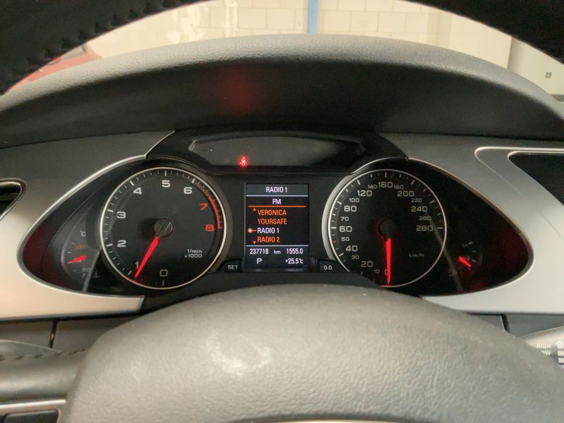 Audi A4 2.0 TFSI Attraction 2011 – снимка 18