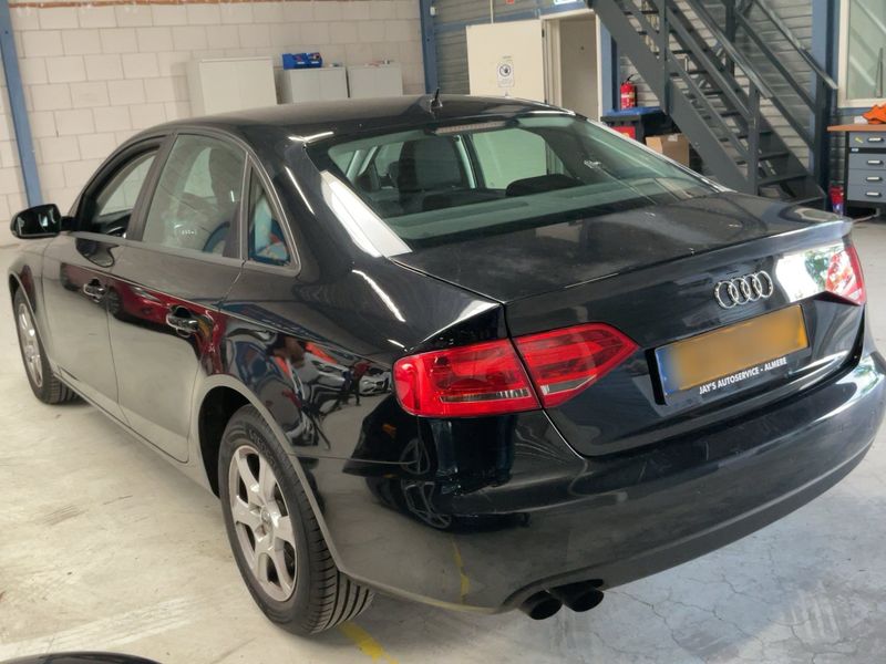 Audi A4 2.0 TFSI Attraction 2011 – снимка 6