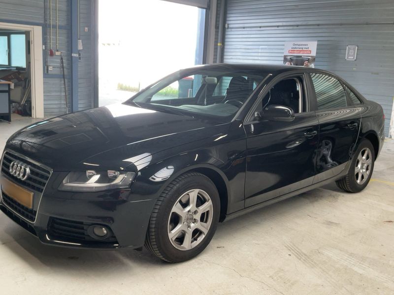 Audi A4 2.0 TFSI Attraction 2011 – снимка 1