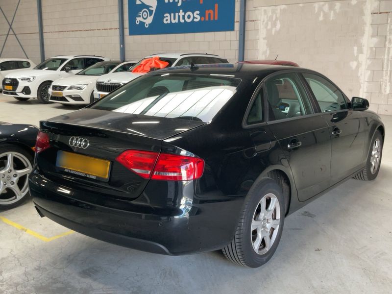 Audi A4 2.0 TFSI Attraction 2011 – снимка 8
