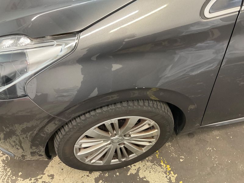 Peugeot 208 1.2 e-VTi Allure 2019 – снимка 26