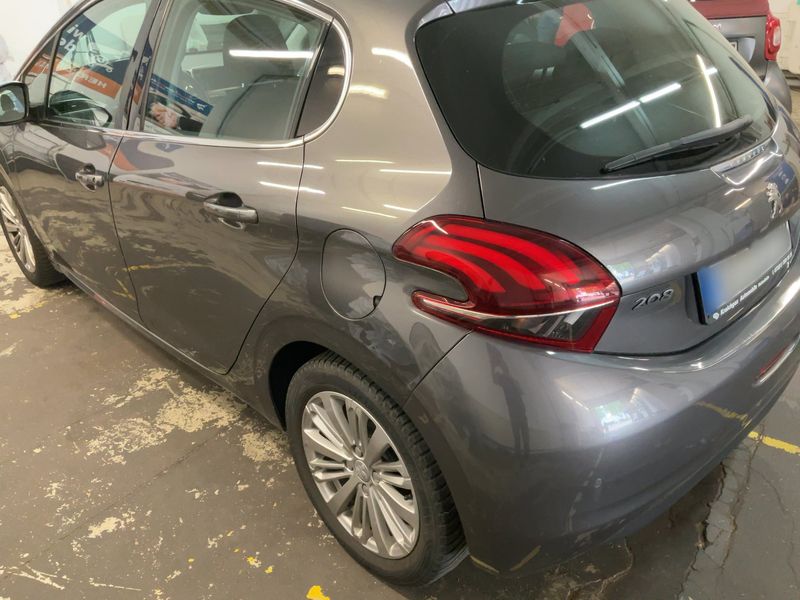 Peugeot 208 1.2 e-VTi Allure 2019 – снимка 6