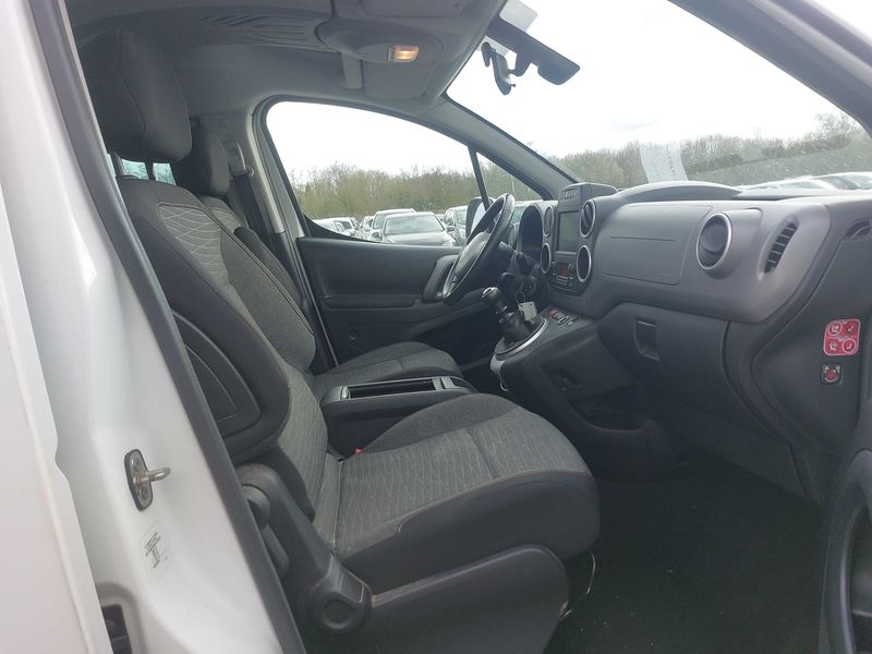 Citroen Berlingo 1.6 Blue-HDi Shine 2018 – снимка 10