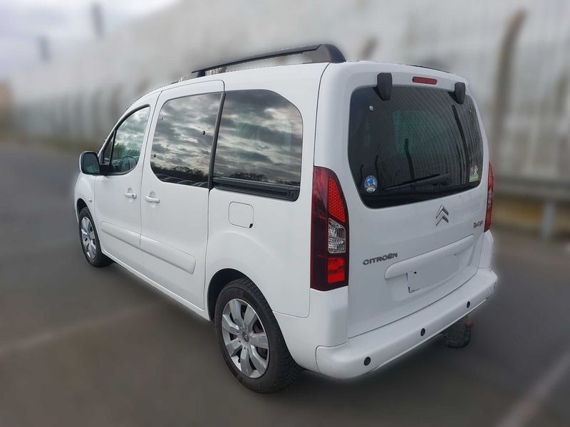 Citroen Berlingo 1.6 Blue-HDi Shine 2018 – снимка на щета 3