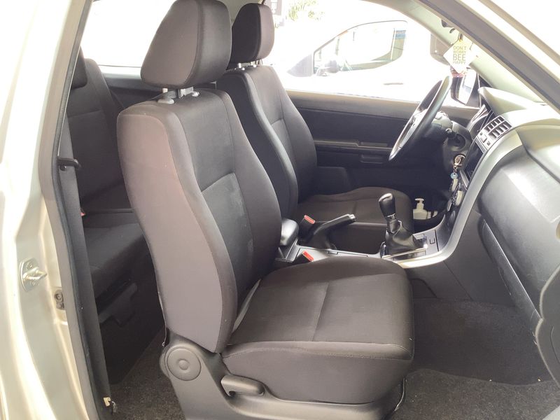 Suzuki Grand Vitara 1.6 JX-E 3 türig 2012 – снимка 16
