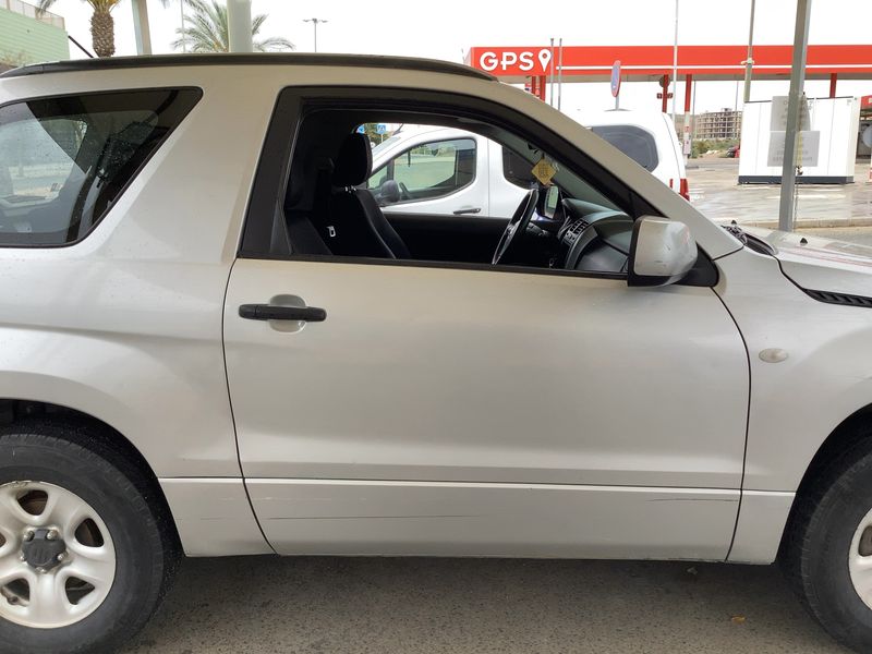 Suzuki Grand Vitara 1.6 JX-E 3 türig 2012 – снимка 10