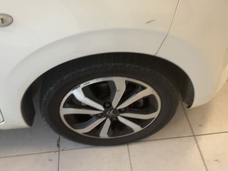 Citroen C1 1.2 VTi Shine 2015 – снимка 11