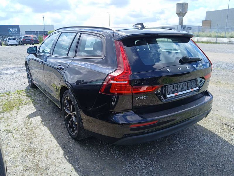 Volvo V60 2.0 D3 Momentum 2018 – снимка 3