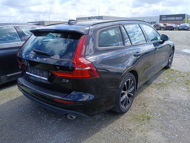 Volvo V60 2.0 D3 Momentum 2018 – снимка 5