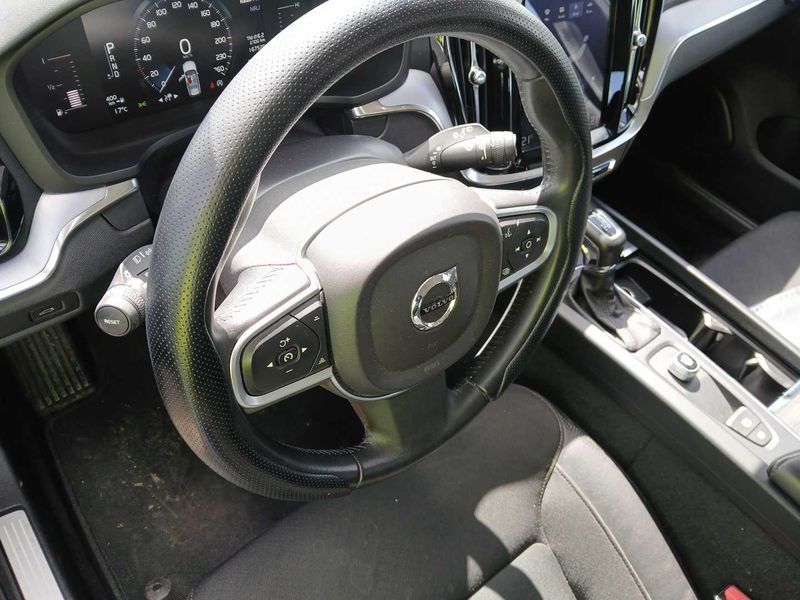 Volvo V60 2.0 D3 Momentum 2018 – снимка 22