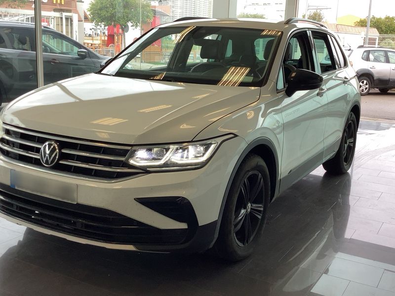 Volkswagen Tiguan 1.5 TSI ACT Urban Sport 2022 – снимка 2