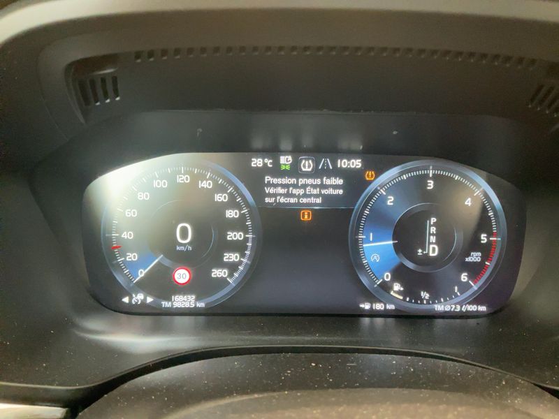 Volvo XC60 2.0 D4 Inscription Luxe AWD 2019 – снимка 18