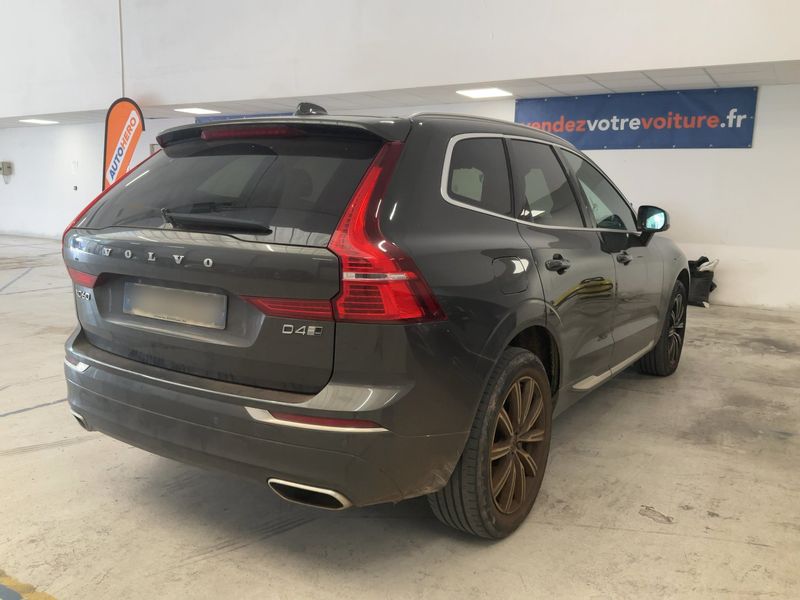 Volvo XC60 2.0 D4 Inscription Luxe AWD 2019 – снимка 8