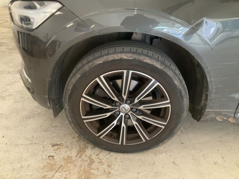 Volvo XC60 2.0 D4 Inscription Luxe AWD 2019 – снимка 3