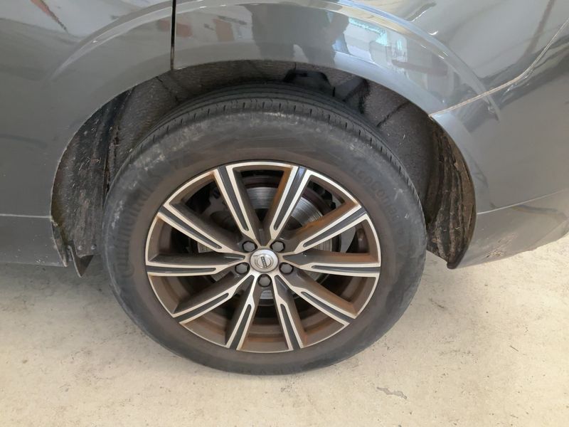 Volvo XC60 2.0 D4 Inscription Luxe AWD 2019 – снимка 5