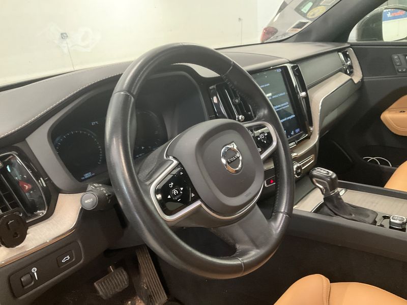 Volvo XC60 2.0 D4 Inscription Luxe AWD 2019 – снимка 28