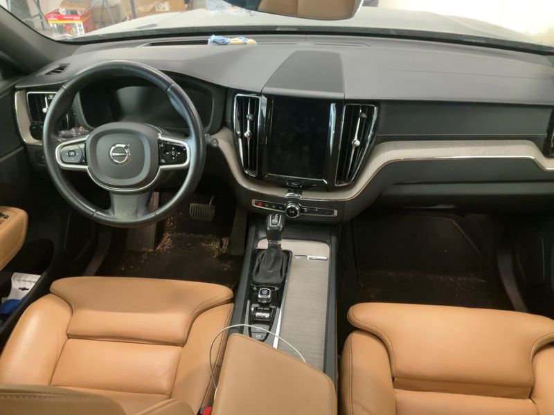 Volvo XC60 2.0 D4 Inscription Luxe AWD 2019 – снимка 17