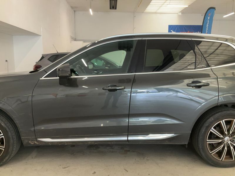 Volvo XC60 2.0 D4 Inscription Luxe AWD 2019 – снимка 4